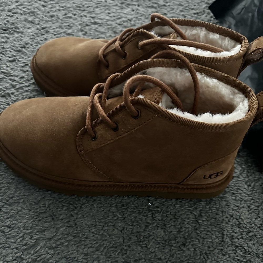 Ugg Neumel Boots size 9.5 Women/ 7.5 Mens